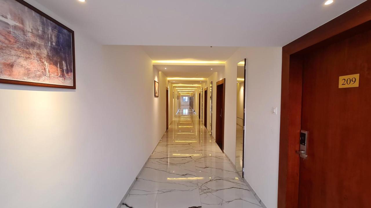 Galaxy Club & Hotel Bijapur  Ngoại thất bức ảnh