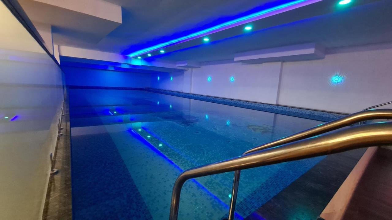 Galaxy Club & Hotel Bijapur  Ngoại thất bức ảnh