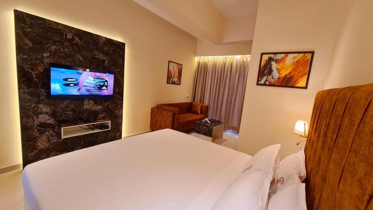 Galaxy Club & Hotel Bijapur  Ngoại thất bức ảnh