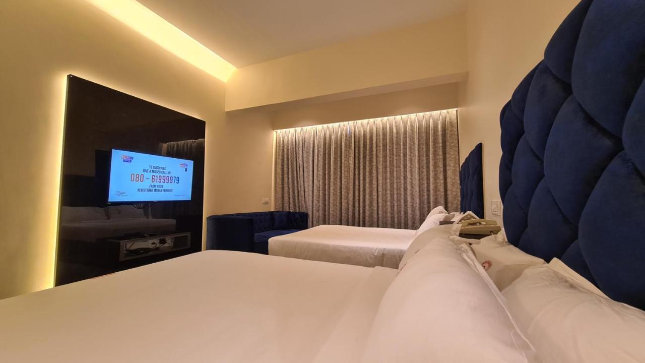 Galaxy Club & Hotel Bijapur  Ngoại thất bức ảnh