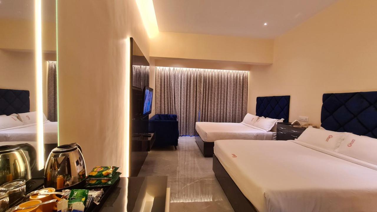 Galaxy Club & Hotel Bijapur  Ngoại thất bức ảnh