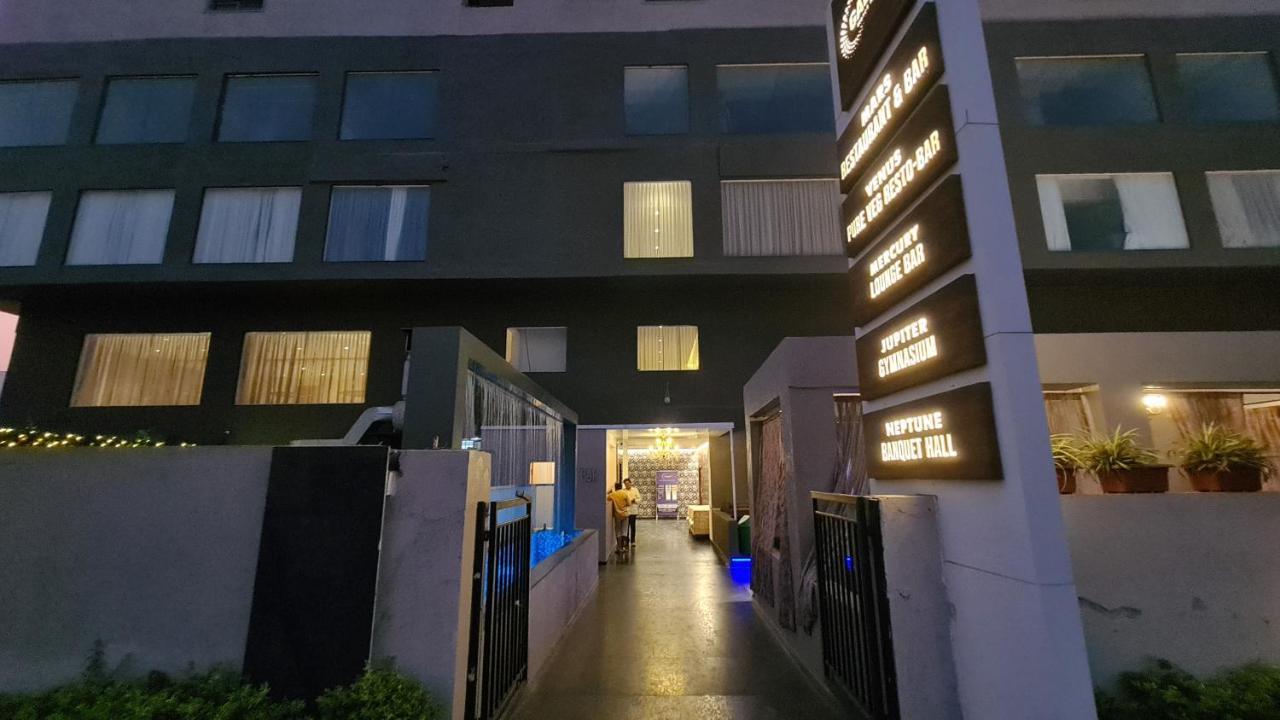 Galaxy Club & Hotel Bijapur  Ngoại thất bức ảnh