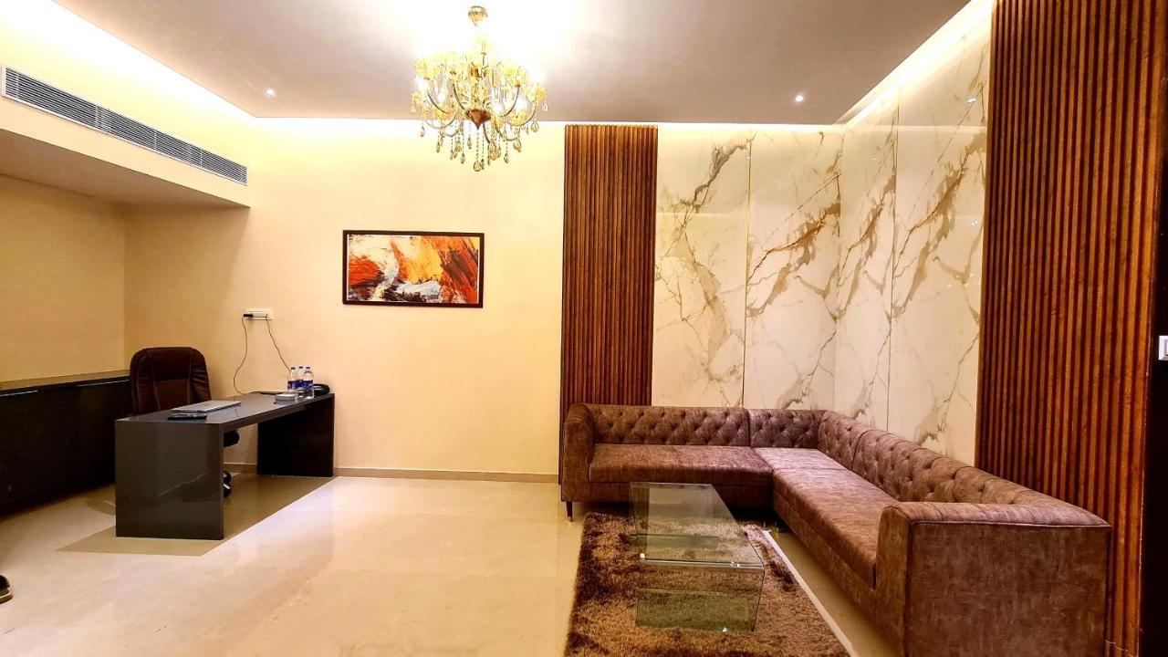 Galaxy Club & Hotel Bijapur  Ngoại thất bức ảnh