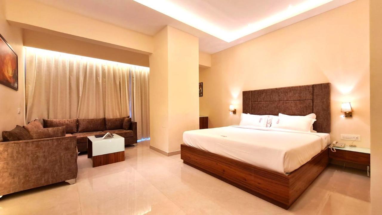 Galaxy Club & Hotel Bijapur  Ngoại thất bức ảnh